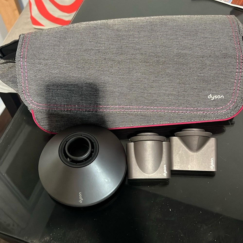 Dyson bag with 3 attachments